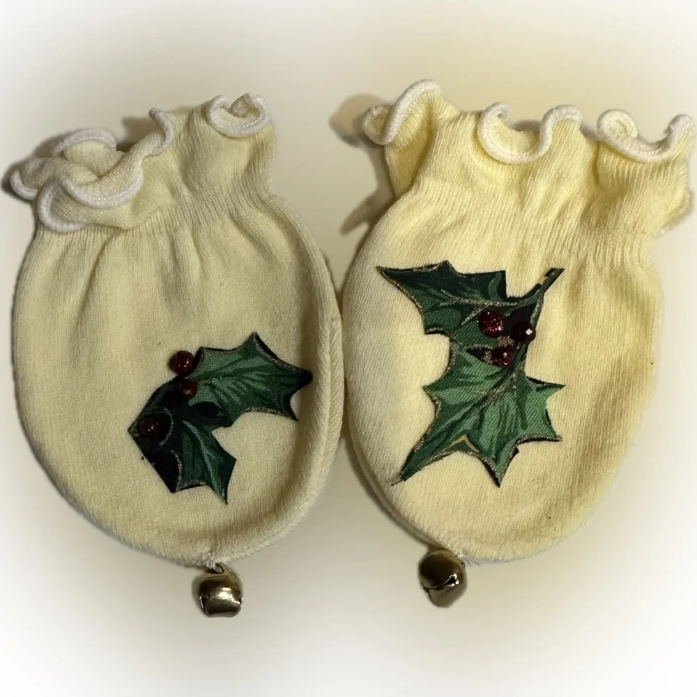 BABY SCRATCH MITTENS BELLS NEWBORN INFANT HOLLY APPLIQUÉ CHRISTMAS BLU YELO WTE